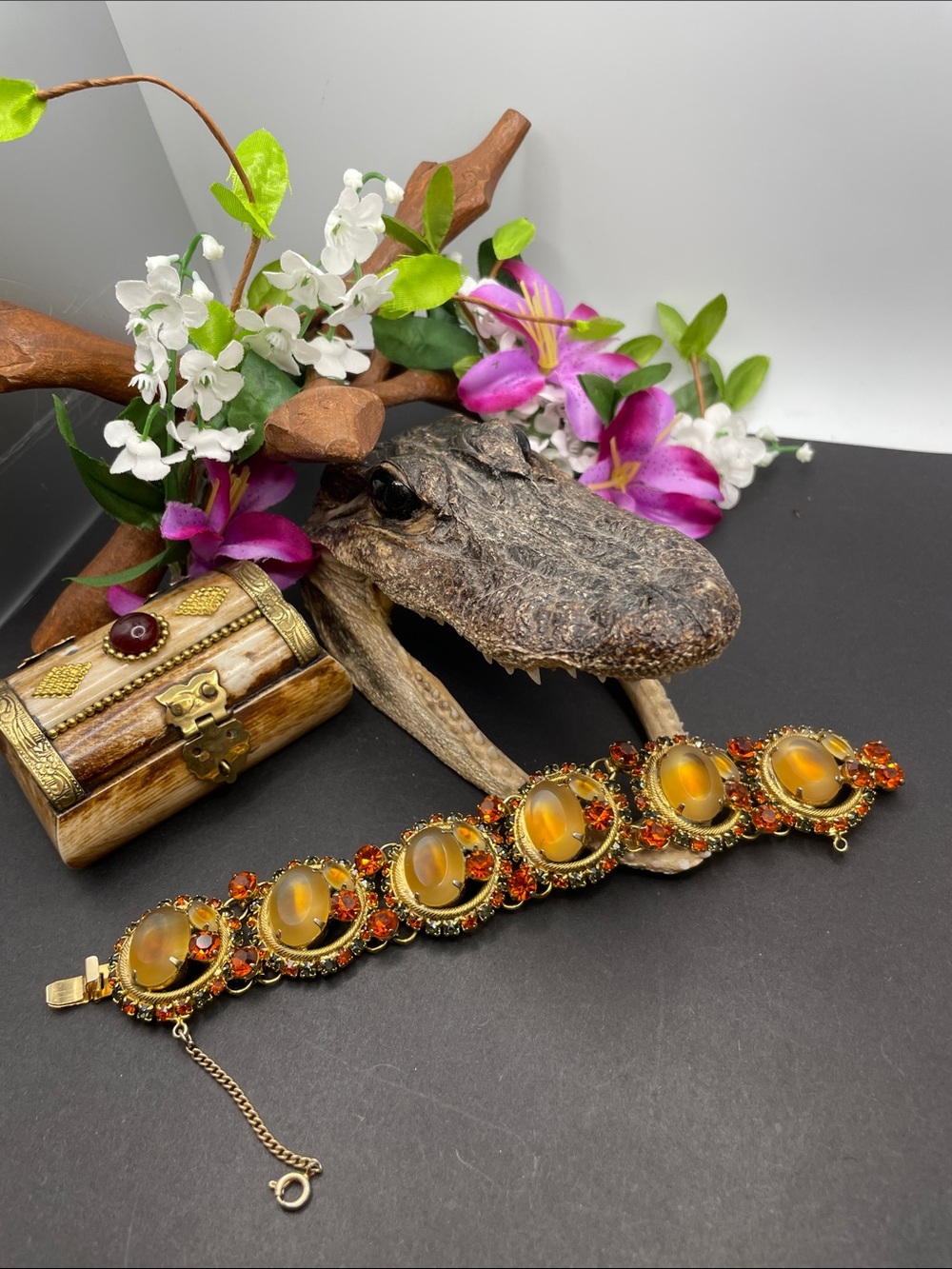 Hobé 6 link bracelet vintage